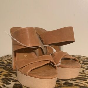 Gianni Bini Brown Platform Heels